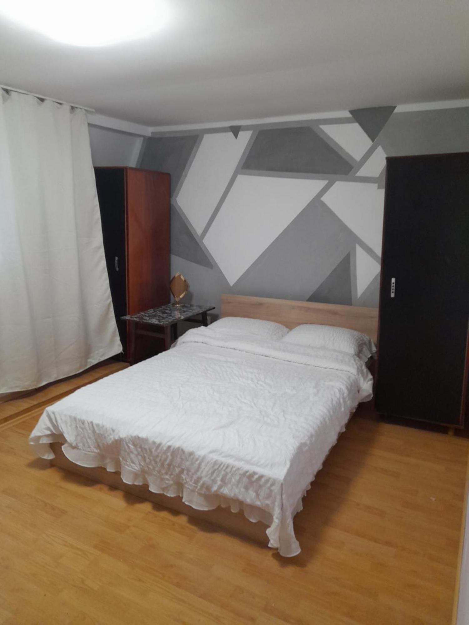 Garsoniera Sic Zona Terapia Zona Linistita La Casa Cu Parcare Apartment Cluj-Napoca Exterior photo