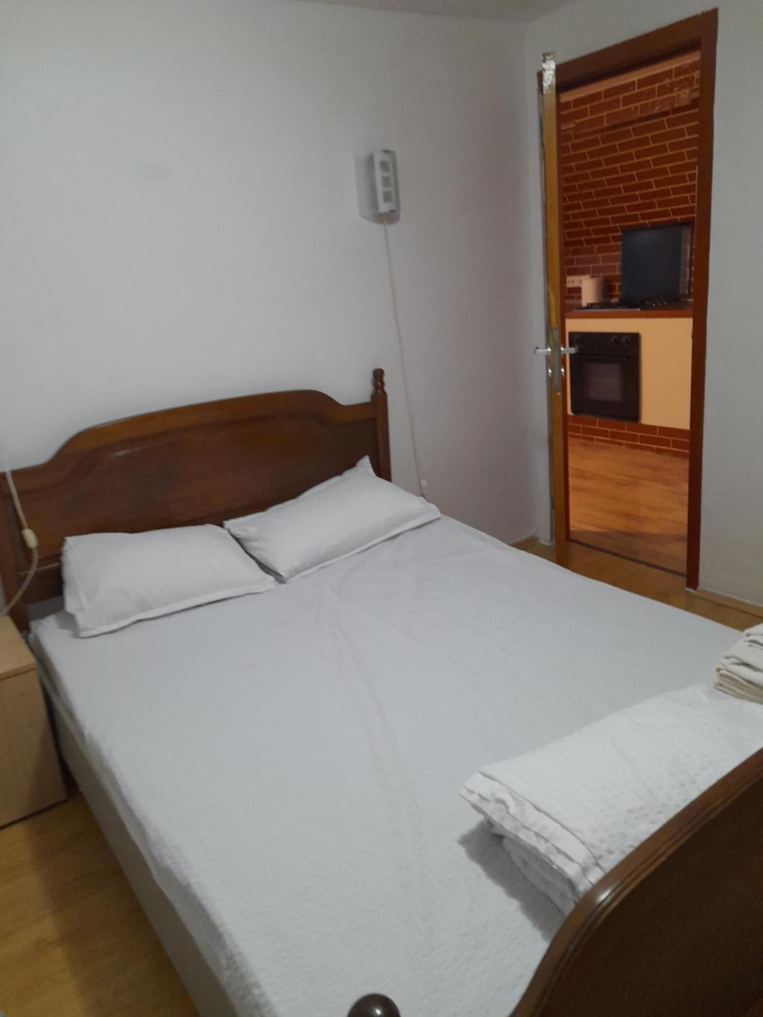 Garsoniera Sic Zona Terapia Zona Linistita La Casa Cu Parcare Apartment Cluj-Napoca Exterior photo